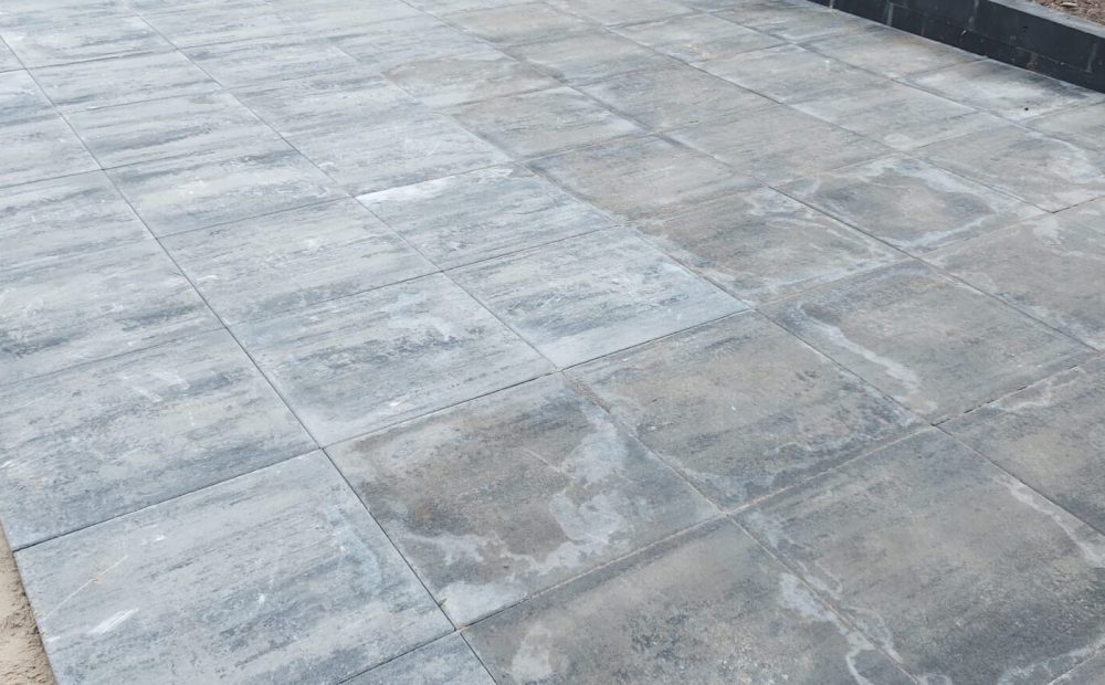 Betontegels laten leggen Betontegels laten leggen