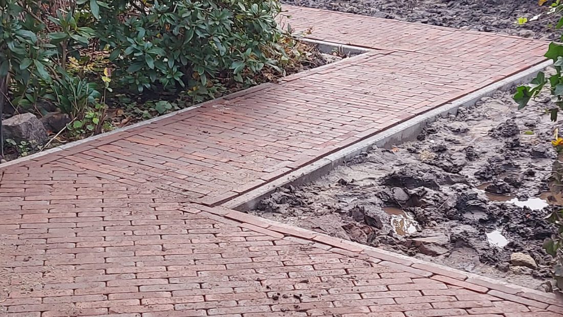 Klinkers laten leggen Klinkers laten leggen